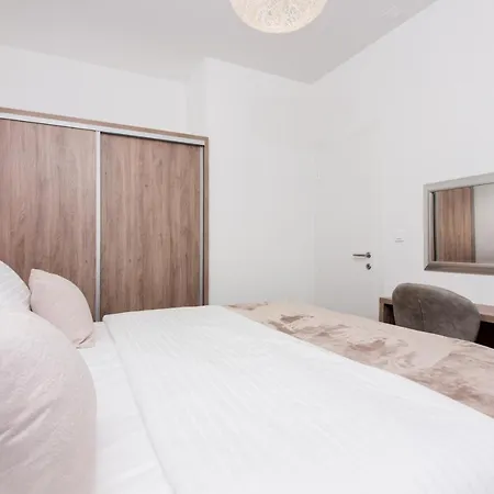 Apartment Utopia *